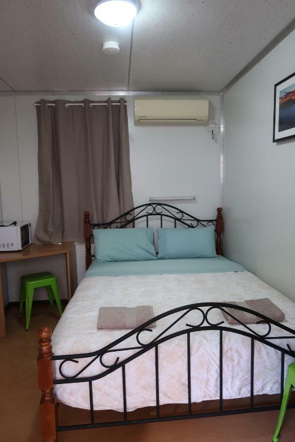 Mud Crab Motel Derby 外观 照片